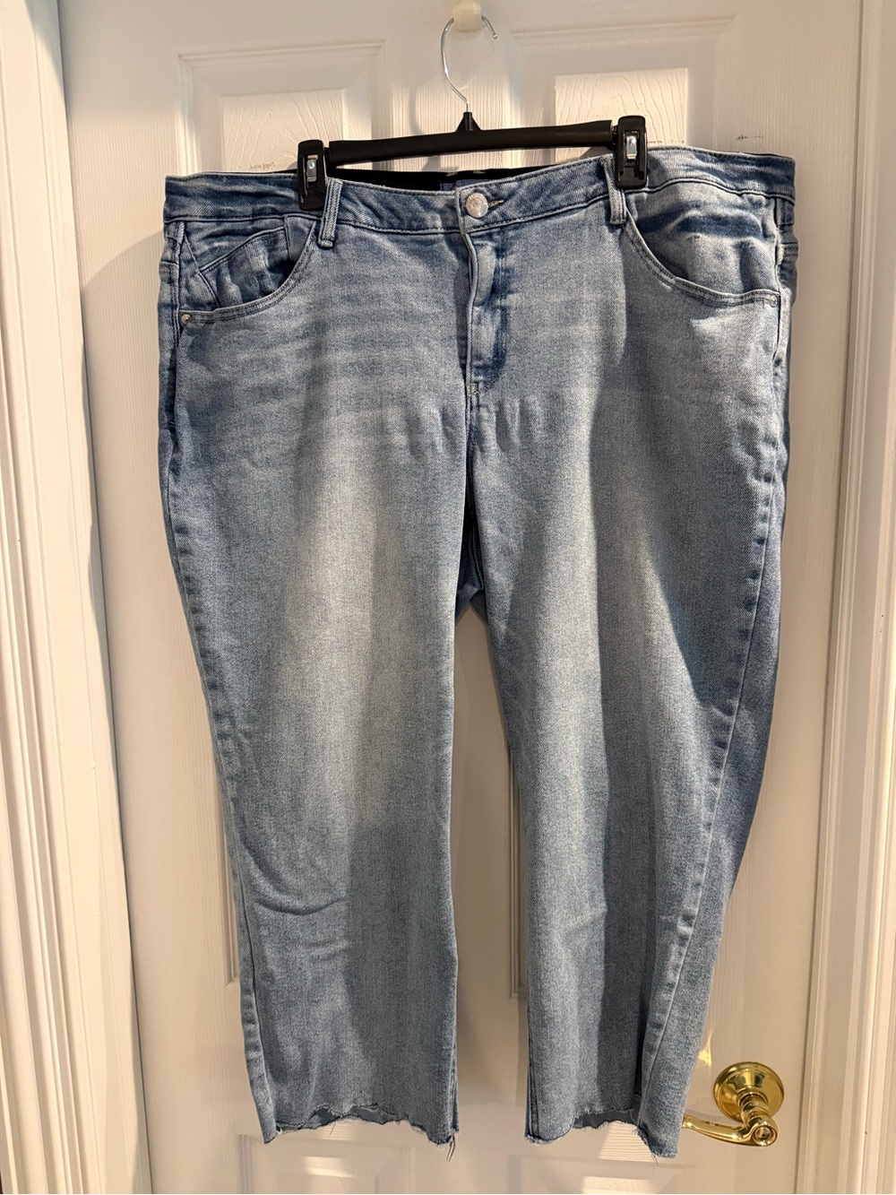 Democracy Ab"solution Women's 22W Medium Wash Cropped Jeans Raw Fray Hem Stretch